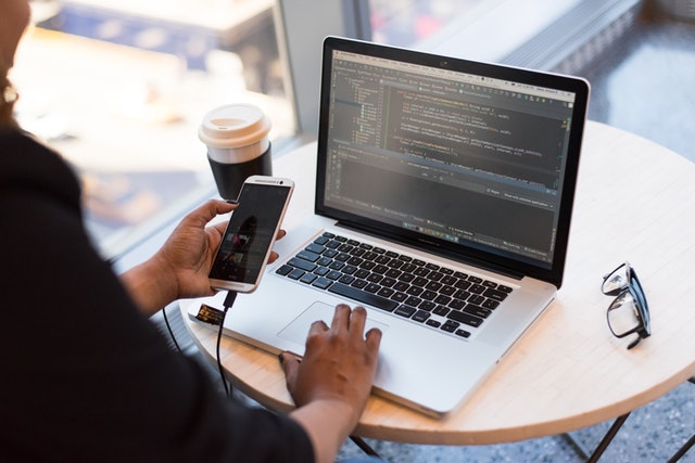 Javascript adalah tidak sama dengan java