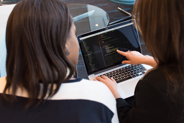 javascript adalah bahasa pemrograman paling populer